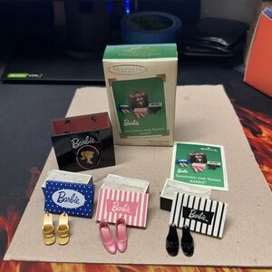 Hallmark Barbie Shopping for Shoes 7 Piece Keepsake Miniature Ornament 2003
